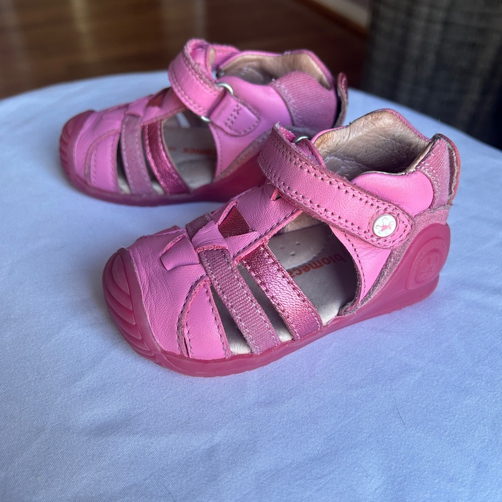 Pink Biomechanics toddler sandal